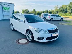 Weiß Gebraucht 2012 Skoda Octavia RS Kombi | 6.499 € (Guter Preis)