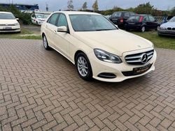 Beige Gebraucht 2016 Mercedes E220 Avantgarde Limousine | 4.500 €