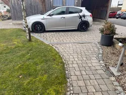 Silber Gebraucht 2014 Alfa Romeo Giulietta Quadrifoglio Verde Kleinwagen | 15.990 € (Fairer Preis)