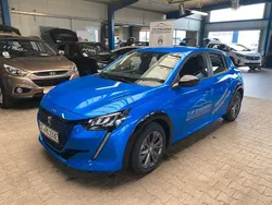 Blau Gebraucht 2022 Peugeot e-208 Active Kleinwagen | 19.940 € (Teuer)