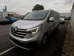 Highland grey Gebraucht 2024 Renault Trafic Intens Van | 35.000 € (Fairer Preis)