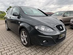 Grau Gebraucht 2009 Seat Altea XL Stylance Van / Kleinbus | 3.990 € (Fairer Preis)