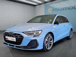 Blau Gebraucht 2025 Audi A3 e-tron Kleinwagen | 57.799 €