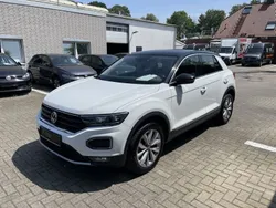 Weiß Gebraucht 2021 VW T-Roc Active SUV | 15.899 €