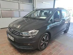 Grau Gebraucht 2021 VW Touran Highline Van / Kleinbus | 27.390 € (Guter Preis)