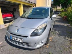 Silber Gebraucht 2011 Renault Mégane GrandTour Bose Edition Kombi | 5.150 € (Fairer Preis)