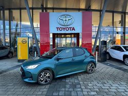 Grün Neu 2026 Toyota Yaris Hybrid Comfort Limousine | 29.890 € (Teuer)