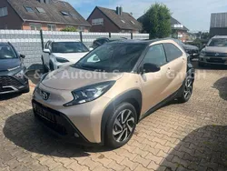 Beige Neu 2024 Toyota Aygo Team Kleinwagen | 16.650 €
