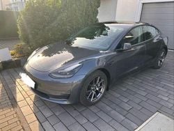 Grau Gebraucht 2021 Tesla Model 3 Limousine | 22.999 € (Guter Preis)