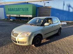 Silber Gebraucht 2010 Skoda Fabia Kleinwagen | 900 € (Guter Preis)