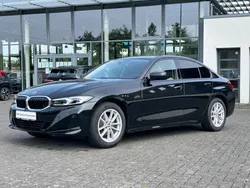 Saphirschwarz Gebraucht 2024 BMW 320 Sport Line Limousine | 43.780 € (Etwas zu teuer)