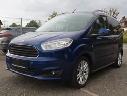 Blau Gebraucht 2017 Ford Tourneo Courier Titanium Van / Kleinbus | 9.999 € (Guter Preis)