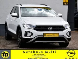 Pure white (metallic) Gebraucht 2023 VW T-Roc Life SUV | 21.400 €
