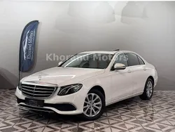Polarweiss Gebraucht 2016 Mercedes E200 Limousine | 23.880 € (Fairer Preis)