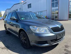 Grau Gebraucht 2011 Skoda Octavia Classic Kombi | 5.800 € (Fairer Preis)