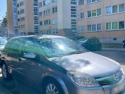 Grau Gebraucht 2007 Opel Astra Limousine | 2.600 € (Etwas zu teuer)