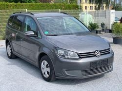 Grau Gebraucht 2011 VW Touran Comfortline Van / Kleinbus | 3.890 € (Guter Preis)