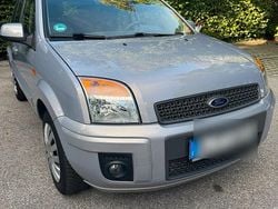 Silber Gebraucht 2012 Ford Fusion Limousine | 4.000 € (Etwas zu teuer)