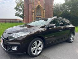 Braun Gebraucht 2013 Renault Mégane III Dynamique Limousine | 3.999 € (Superpreis)