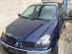 Blau Gebraucht 2002 Renault Clio II Expression Limousine | 1.000 € (Etwas zu teuer)