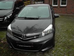 Grau Gebraucht 2014 Toyota Yaris Edition Limousine | 6.500 € (Fairer Preis)