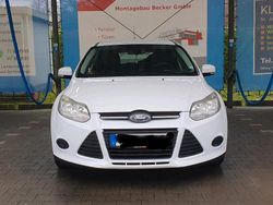 Weiß Gebraucht 2014 Ford Focus Kombi | 4.300 €