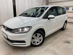 Weiß Gebraucht 2018 VW Touran Trendline Van / Kleinbus | 7.130 € (Fairer Preis)