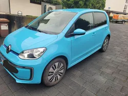 Blau Gebraucht 2021 VW e-up! Kleinwagen | 13.300 € (Guter Preis)