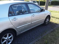 Silber Gebraucht 2004 Toyota Corolla Kleinwagen | 3.500 € (Etwas zu teuer)