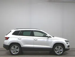 Weiss Gebraucht 2020 Skoda Karoq Style SUV | 19.480 € (Superpreis)