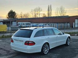 Weiß Gebraucht 2007 Mercedes E280 Kombi | 7.800 €