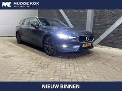 Blau Gebraucht 2019 Volvo V60 Momentum Kombi | 17.909 € (Teuer)