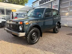 Grün Gebraucht 2015 Lada niva SUV | 11.599 € (Teuer)