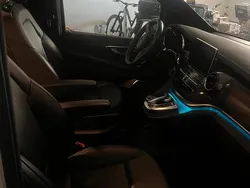Weiß Gebraucht 2020 Mercedes V300 Avantgarde Van / Kleinbus | 58.000 € (Teuer)