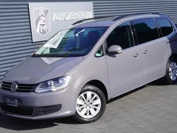 Beech grey metallic Gebraucht 2021 VW Sharan Van / Kleinbus | 32.990 € (Etwas zu teuer)