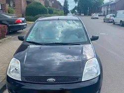 Blau Gebraucht 2004 Ford Fiesta Kleinwagen | 1.600 € (Etwas zu teuer)