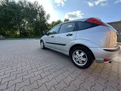 Grau Gebraucht 2002 Ford Focus Kombi | 1.900 € (Etwas zu teuer)