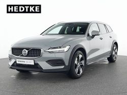 Grau Gebraucht 2023 Volvo V60 CC Plus Kombi | 44.550 € (Teuer)