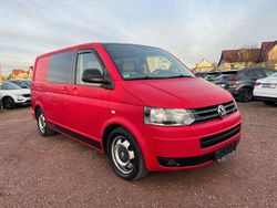 Rot Gebraucht 2006 VW Caravelle Van / Kleinbus | 4.500 €