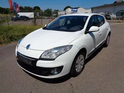 Weiß Gebraucht 2012 Renault Mégane III Dynamique Limousine | 2.890 € (Superpreis)