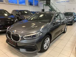 Grau Gebraucht 2021 BMW 116 Kleinwagen | 20.490 € (Etwas zu teuer)