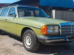 Grün Gebraucht 1978 Mercedes E280 Kombi | 12.500 €