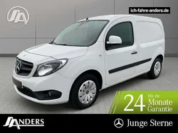Weiß Gebraucht 2021 Mercedes Citan 111 Van / Kleinbus | 13.316 € (Guter Preis)