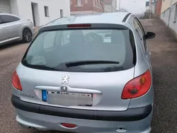 Andere außenfarben Gebraucht 2003 Peugeot 206 Kleinwagen | 900 €