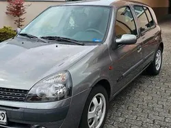 Silber Gebraucht 2002 Renault Clio II Kleinwagen | 1.650 €