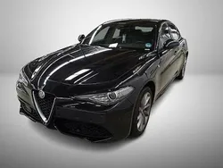 Schwarz Gebraucht 2023 Alfa Romeo Giulia Ti Limousine | 26.499 € (Guter Preis)