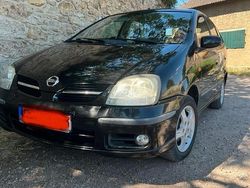 Schwarz Gebraucht 2004 Nissan Almera Tino Van / Kleinbus | 3.000 € (Teuer)