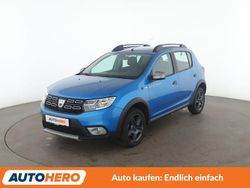 Blau Gebraucht 2017 Dacia Sandero Celebration Limousine | 9.450 € (Fairer Preis)