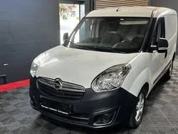 Weiß Gebraucht 2017 Opel Combo Van / Kleinbus | 7.490 € (Fairer Preis)