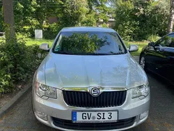 Grau Gebraucht 2009 Skoda Superb Elegance Limousine | 4.900 € (Fairer Preis)